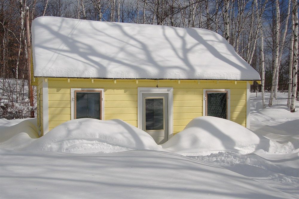 Katahdin Cabins Hotel Millinocket Exterior photo